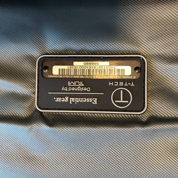 Tumi T-Tech GCG Essential Gear Laptop Black Backpack / shoulder bag. Like new! - Picture 11 of 11